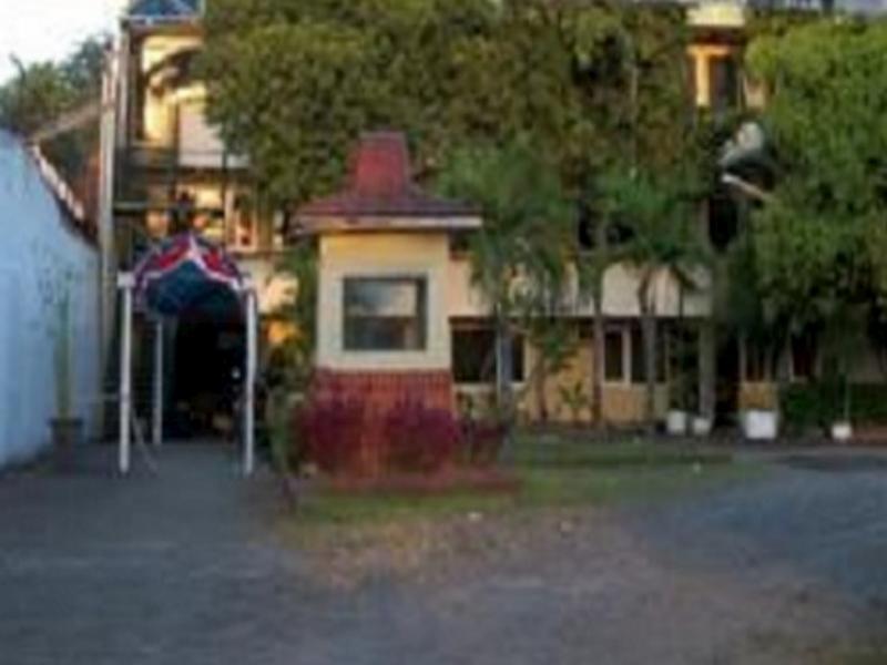 סוראבאיה Hotel Tanjung Emas מראה חיצוני תמונה