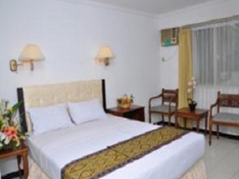 סוראבאיה Hotel Tanjung Emas מראה חיצוני תמונה