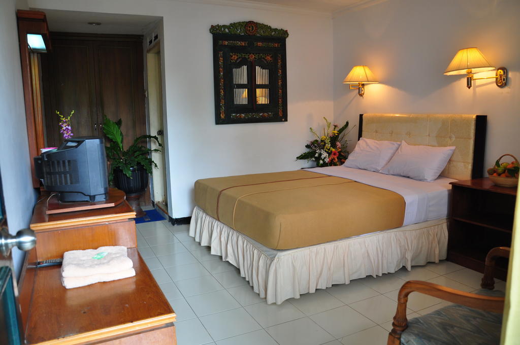סוראבאיה Hotel Tanjung Emas חדר תמונה