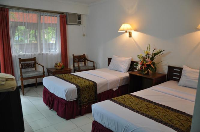 סוראבאיה Hotel Tanjung Emas מראה חיצוני תמונה